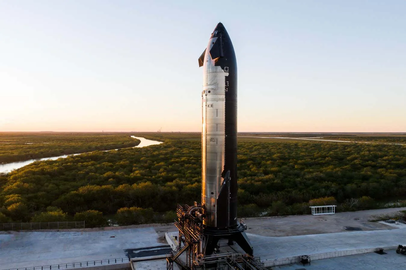 SpaceX's Giant Rocket Readies for Epic Test Flight What to Expect from Starship's Latest Mission-