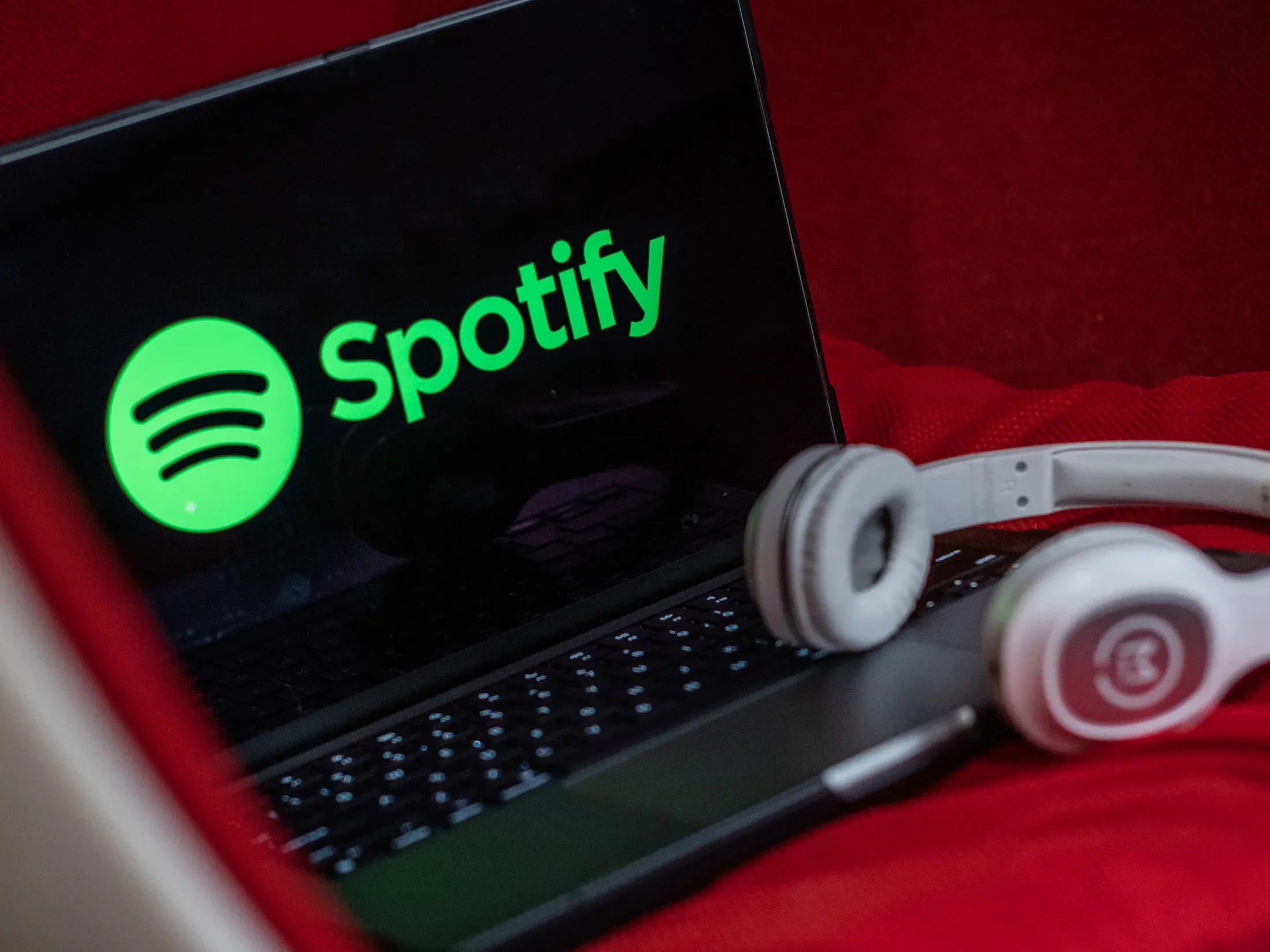 Spotify's Latest Launch: New Partner Program Aims to Change the Game for Podcast Creators in Major Markets