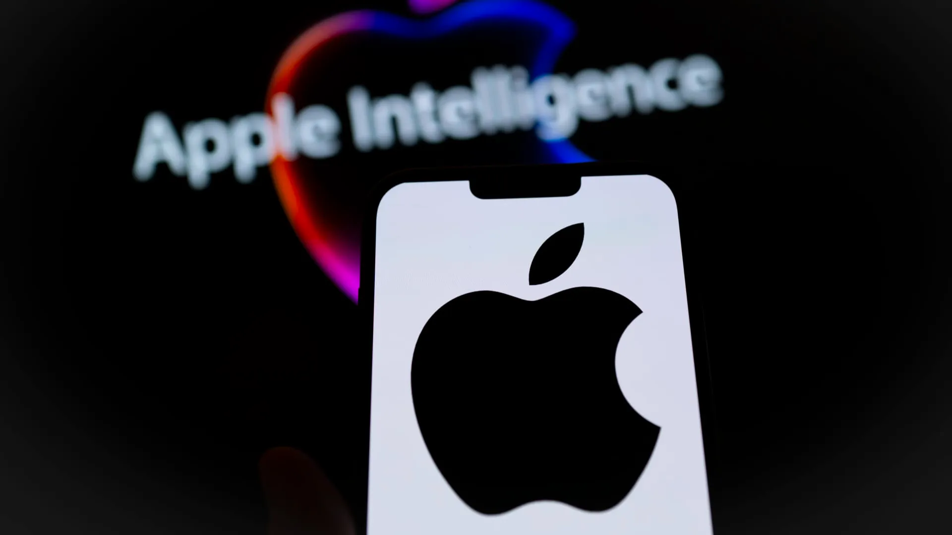 Why Apple's Latest iPhone AI Flub Has News Experts Calling for a Timeout