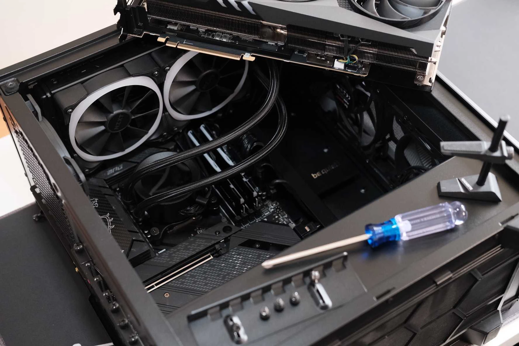 90+ DIY PC Build Tips for Beginners-