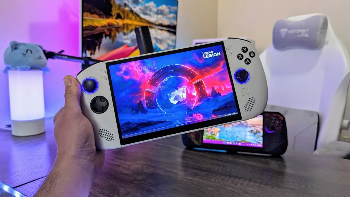 Lenovo Legion Go S Review: Why This Powerful Gaming Handheld Still Falls Short Against Steam Deck and ROG Ally