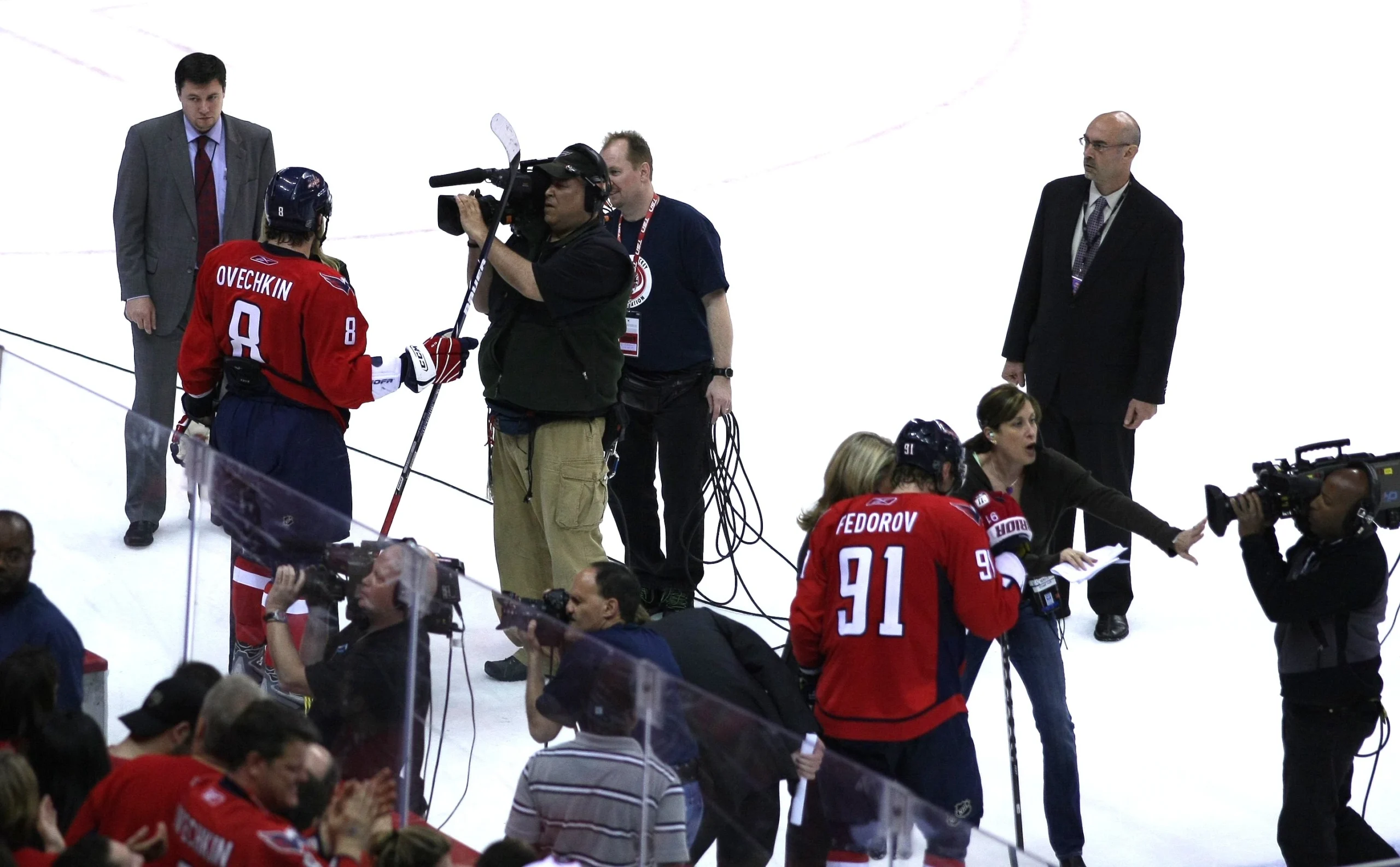 Exciting Tech at NHL Stadium Series How Apple Watch Helps Referees Make Smarter Calls Outdoors----=