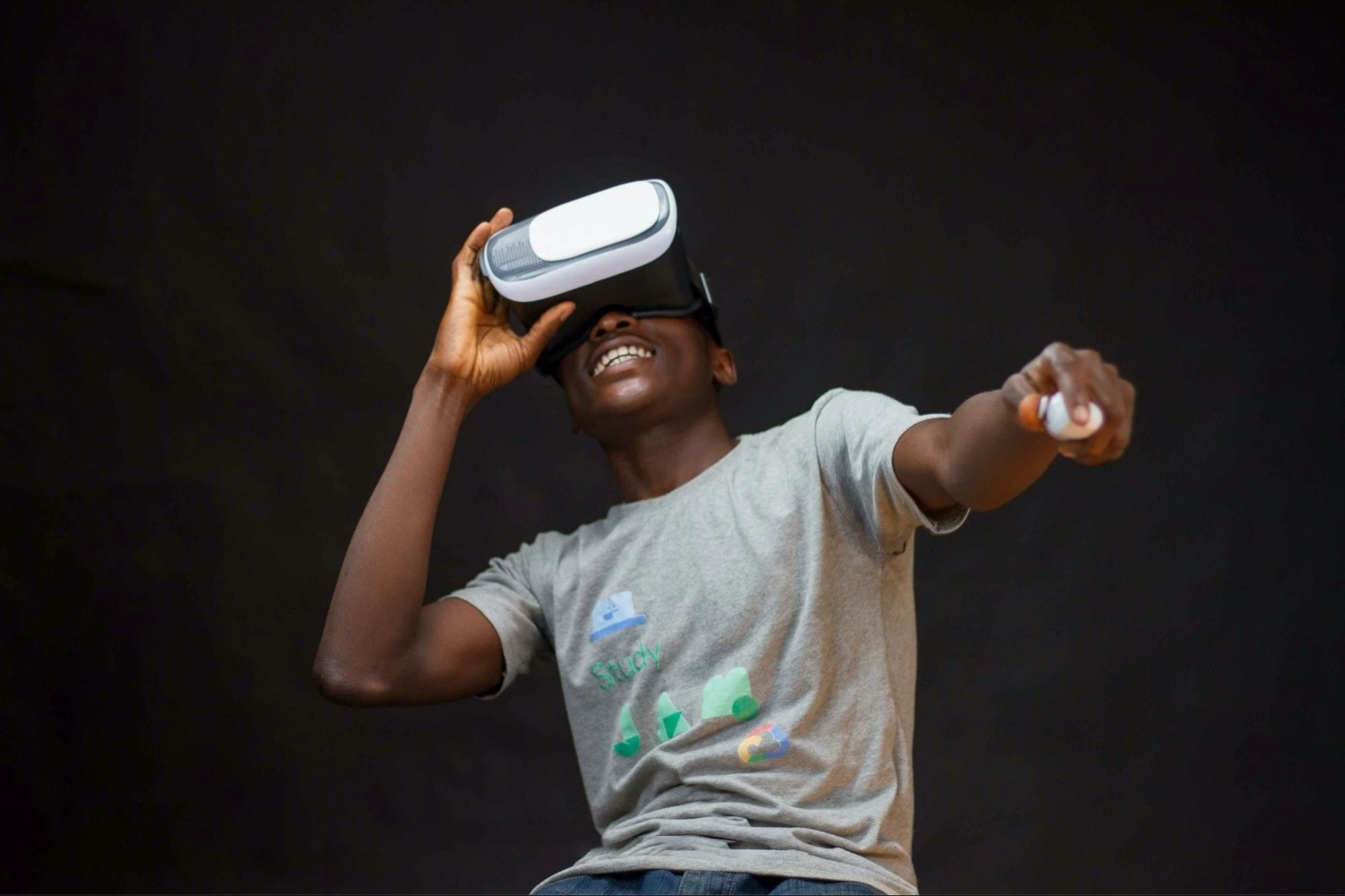 New VR Technology Lets You Taste Food Digitally – Could This Be the Future of Virtual Dining-