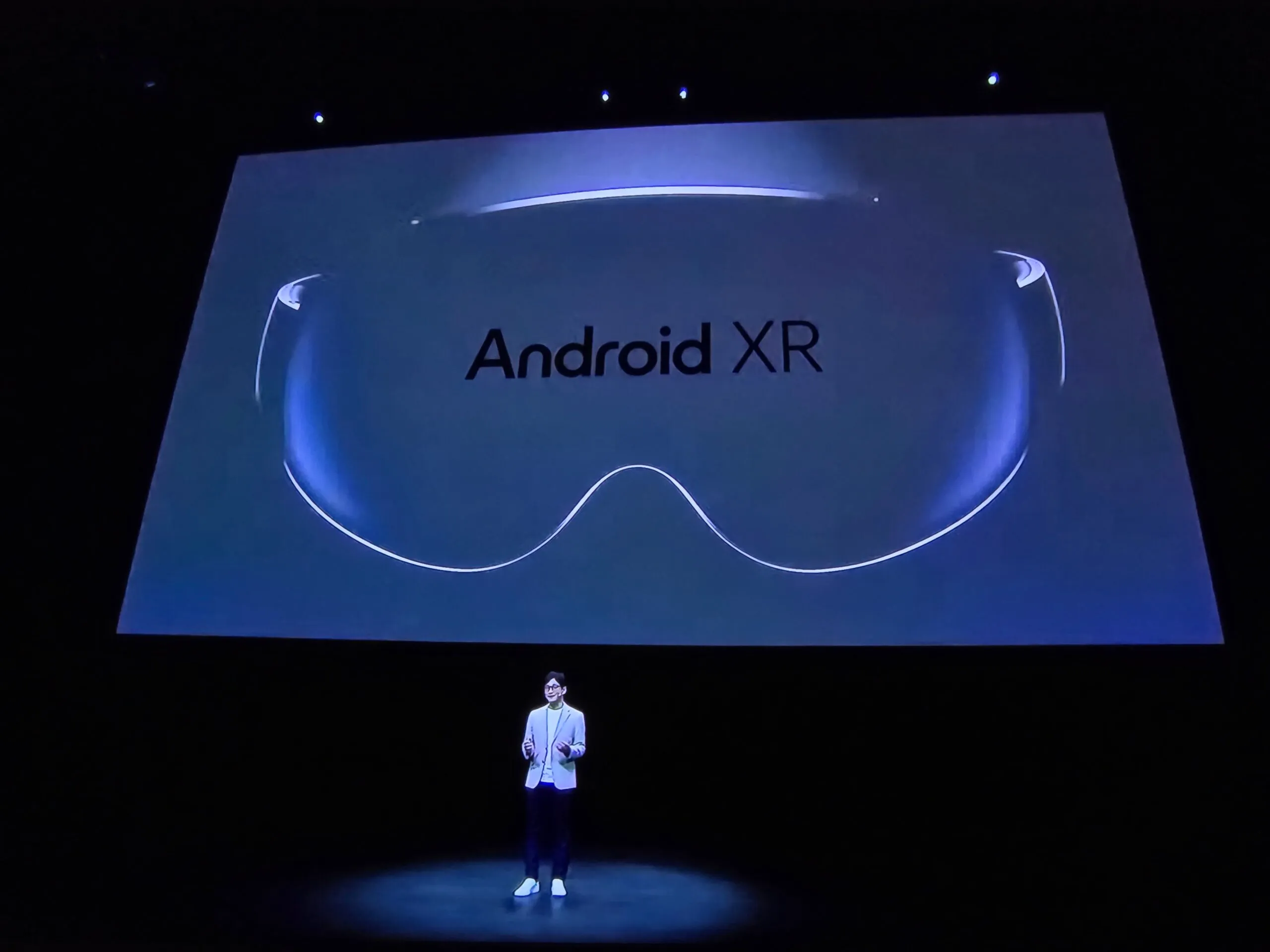 Samsung’s Latest Tech Marvel See How the New XR Headset Outshines Apple’s Top Model--