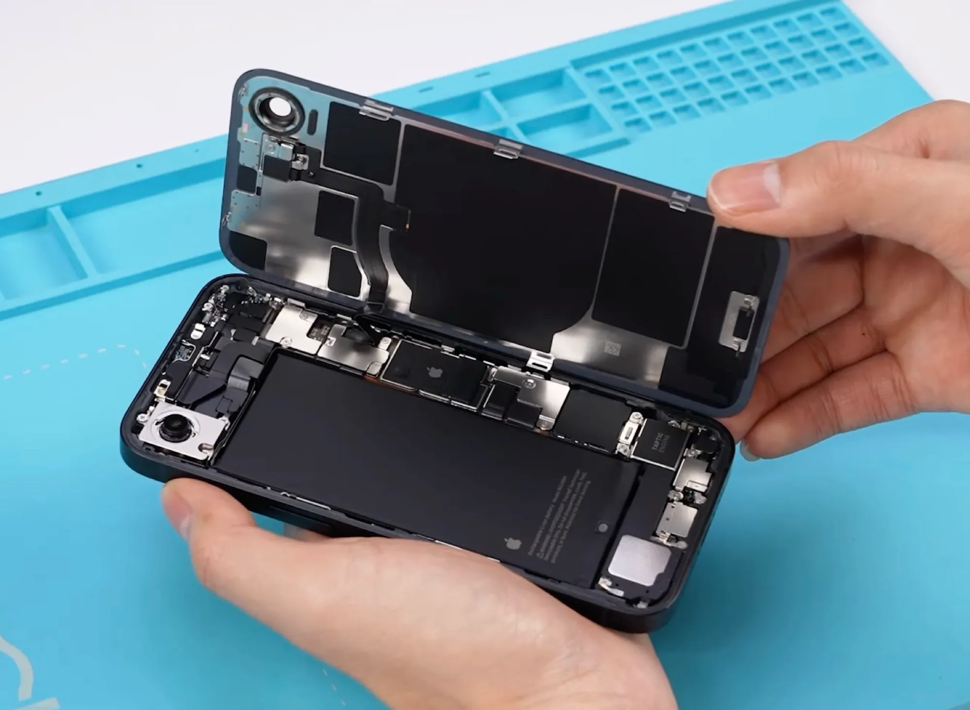 iPhone 16e Teardown Reveals Bigger Battery, Easy Repairs, and a Surprise About Its Display